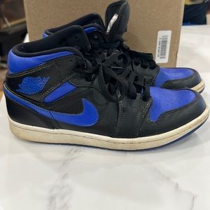 Nike Jordan 1 mid royal 2020